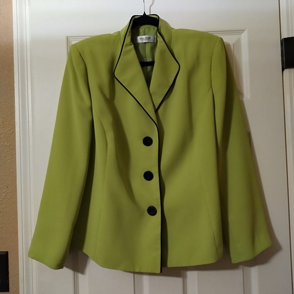 Jones Studio Lime Blazer with Black Trim
